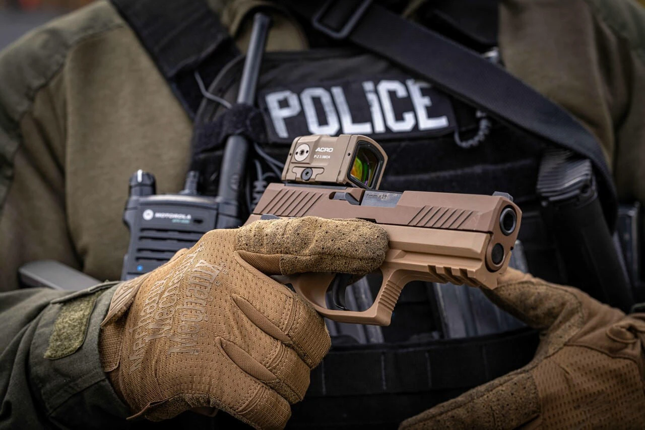 Acro® P-2 FDE 3.5 MOA - Red Dot Reflex Sight