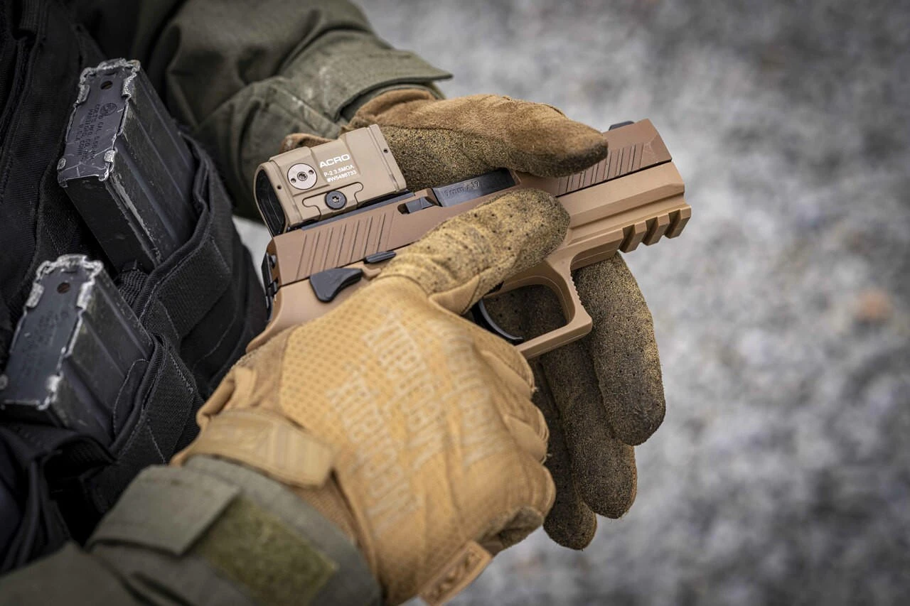 Acro® P-2 FDE 3.5 MOA - Red Dot Reflex Sight
